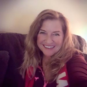 Hi I’m Cheryl! Visit my closet incredibly deals.  Posh show  next Saturday!!!!